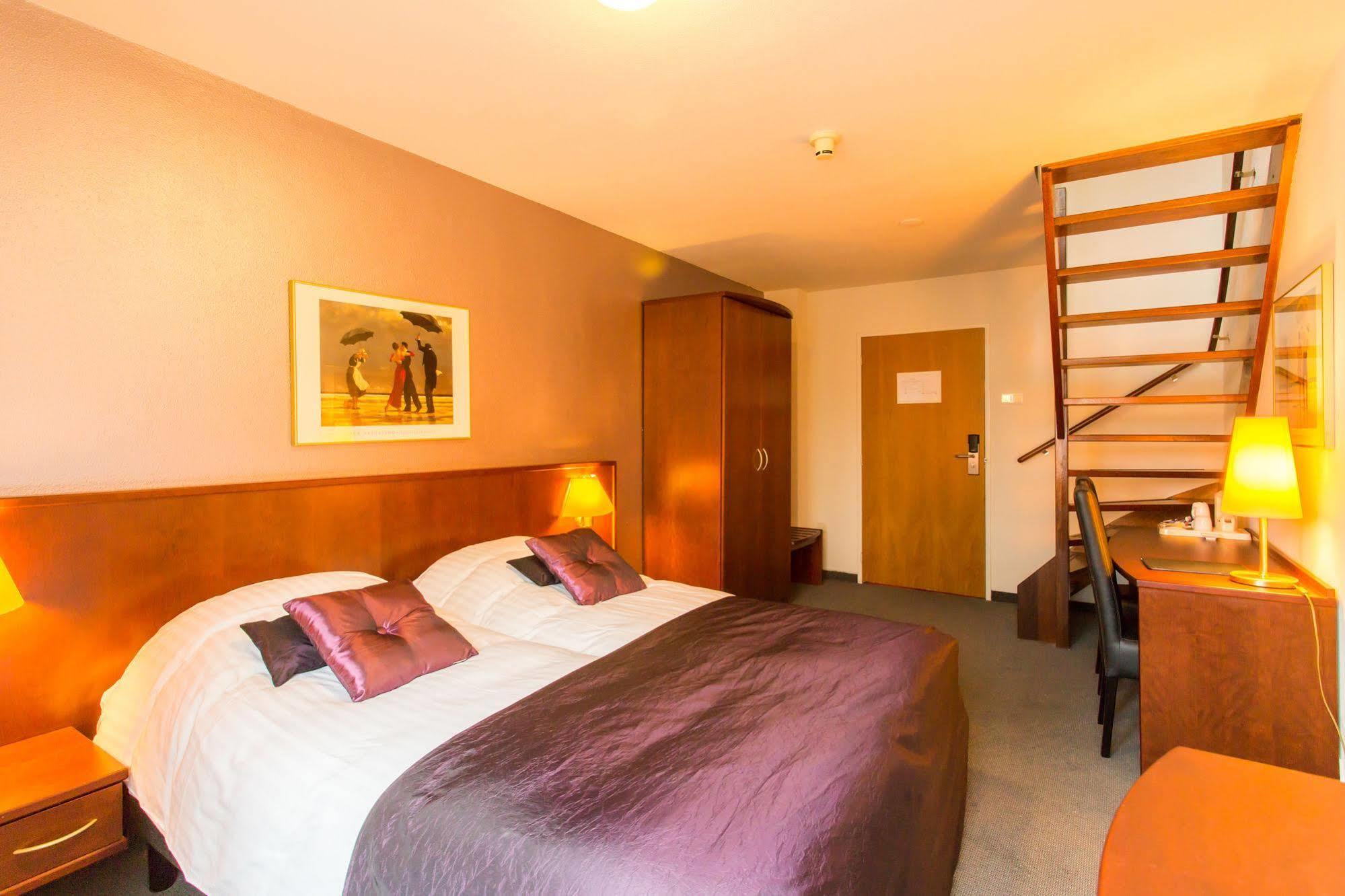 Brinkhotel Hotel 3*
